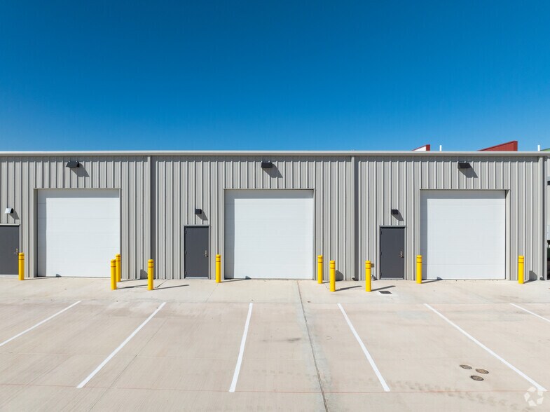 More Photos Of 183 Crossing, Lockhart Unknown For Lease