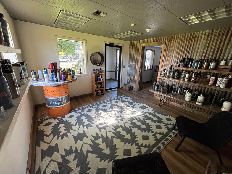 More Photos Of 2900 Sutherland Dr, Union Gap Manufacturing For Lease