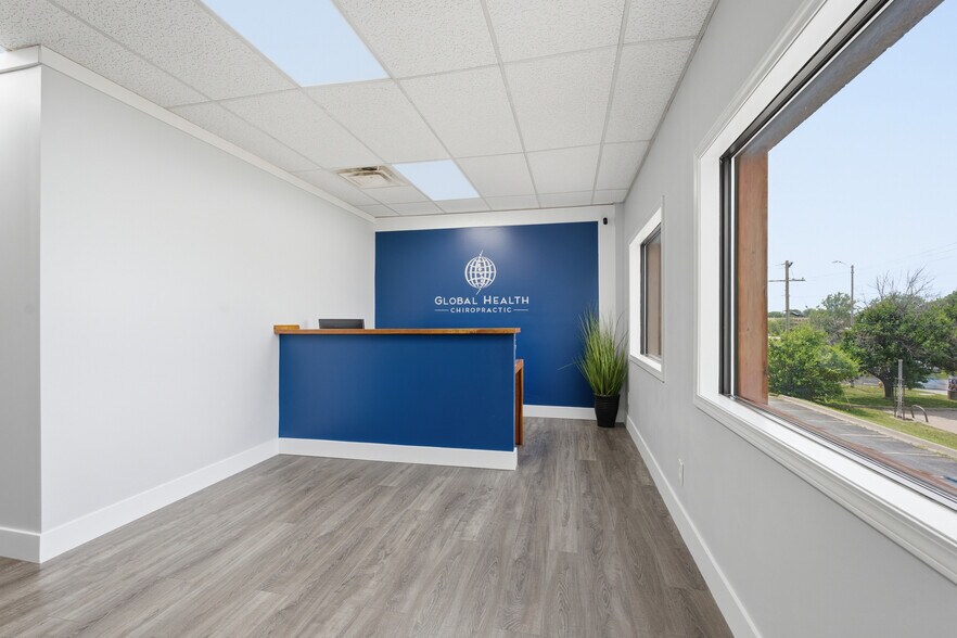 More Photos Of 401 SW Ward Rd, Lee's Summit Loft Creative Space For Lease