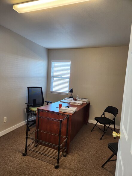 More Photos Of 445 Kristen Ct, Montrose Warehouse For Sale