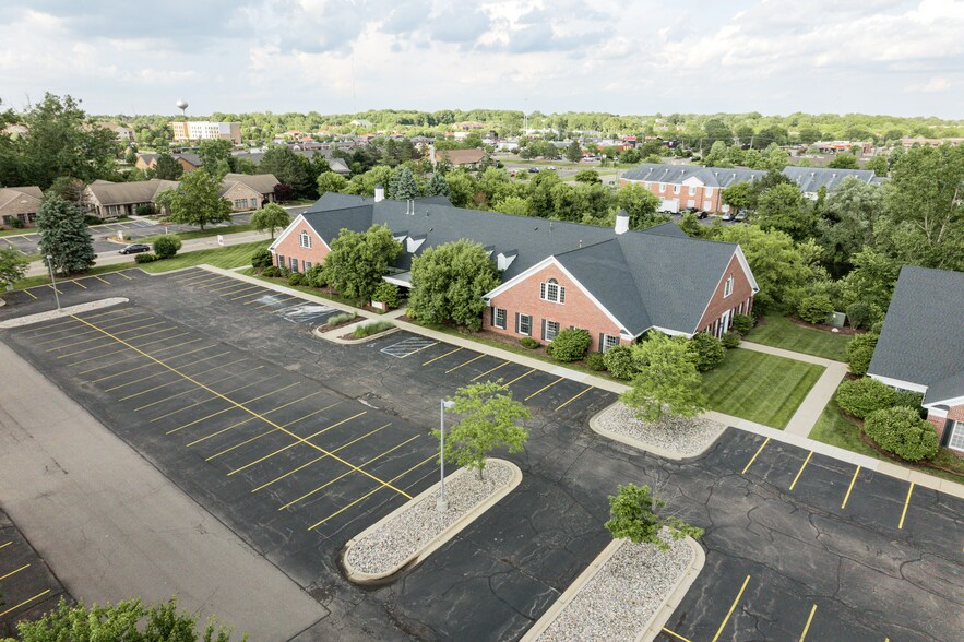 More Photos Of 2365 Woodlake Dr, Okemos Medical For Lease