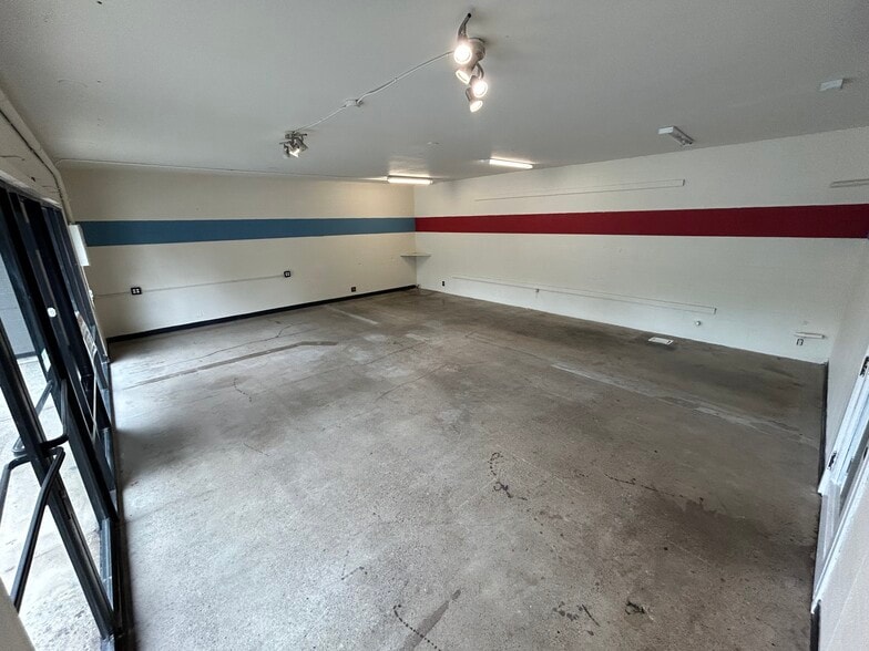 More Photos Of 245 Van Buren St, Eugene Freestanding For Lease