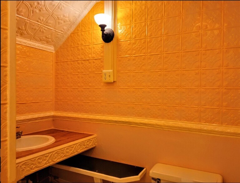 More Photos Of 97 Center Ave, Bisbee Restaurant For Sale