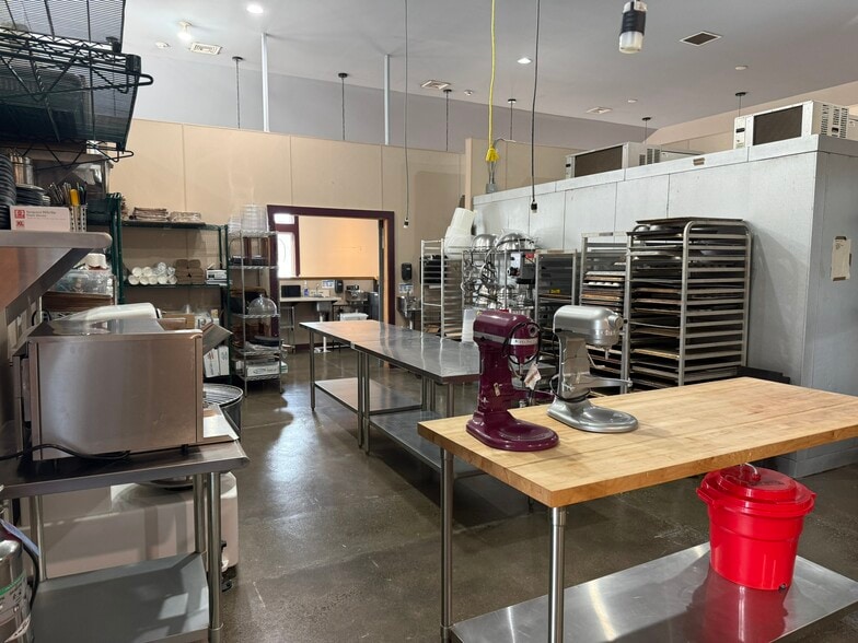 More Photos Of 10 East St, East Granby Storefront Retail Office For Lease