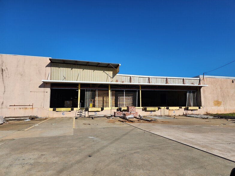 More Photos Of 401 Towel Ave, Valley Land For Sale