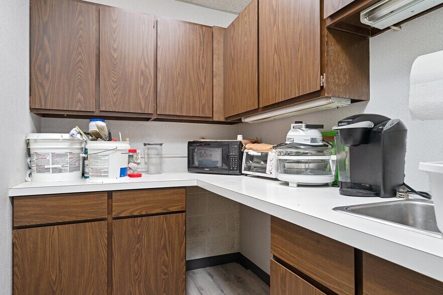 More Photos Of 211 Maple St, Big Rapids Office Residential For Lease