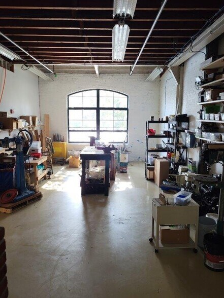 More Photos Of 1601 N Jessup St, Wilmington Manufacturing For Lease