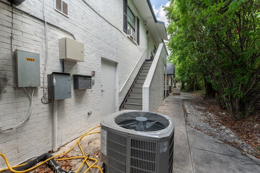 More Photos Of 2003 Medical Pky, San Marcos Medical For Sale