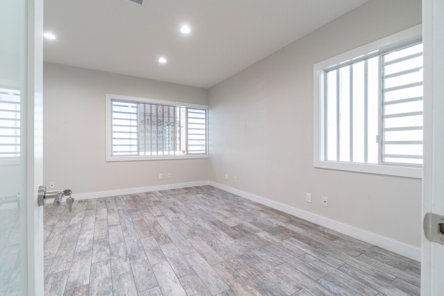 More Photos Of 820 W Esther St, Long Beach Distribution For Sale