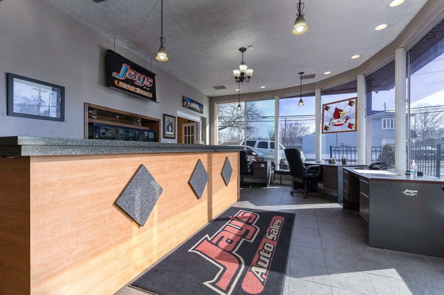More Photos Of 1545 Berry Blvd, Louisville Auto Dealership For Sale