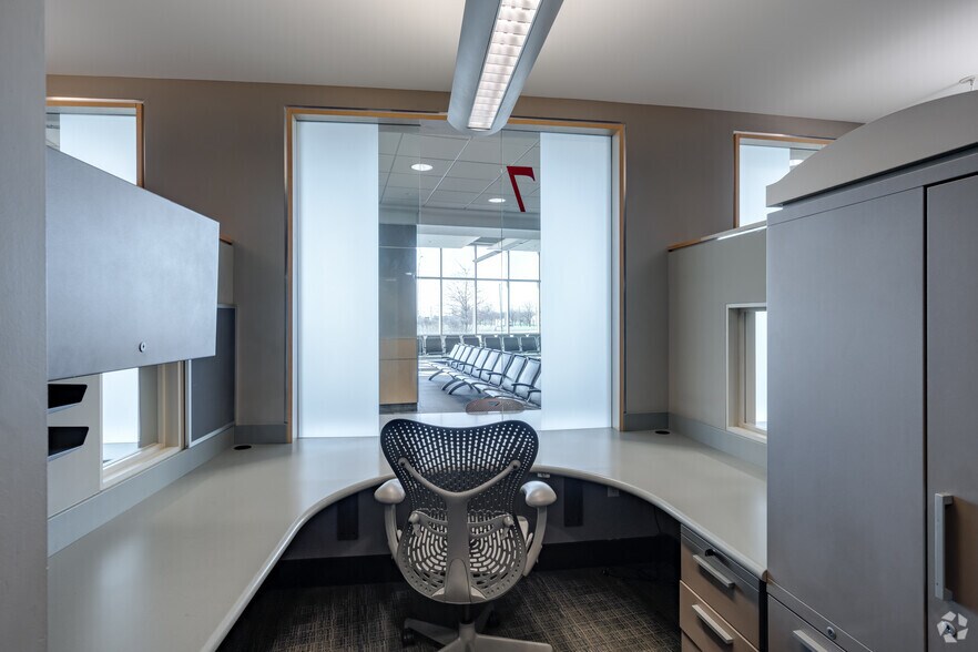 More Photos Of 11411 E Jefferson Ave, Detroit Office For Sale