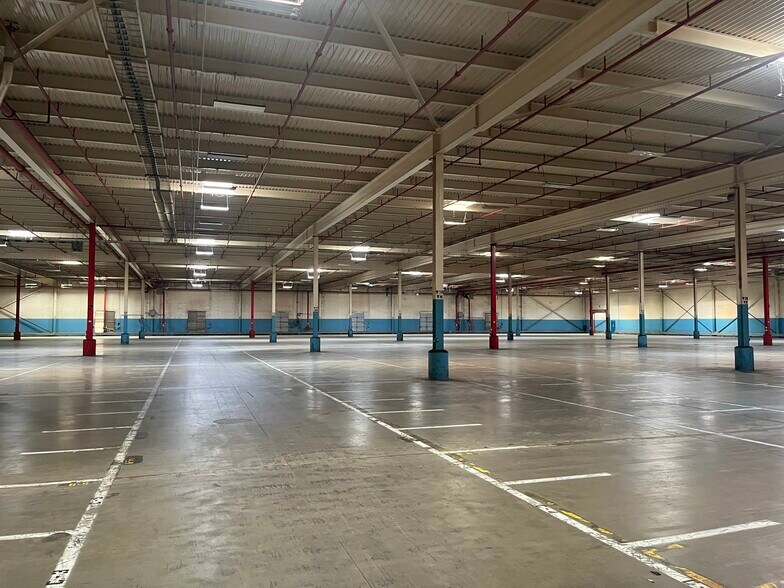 More Photos Of 3300 Sylvester Rd, Albany Manufacturing For Lease