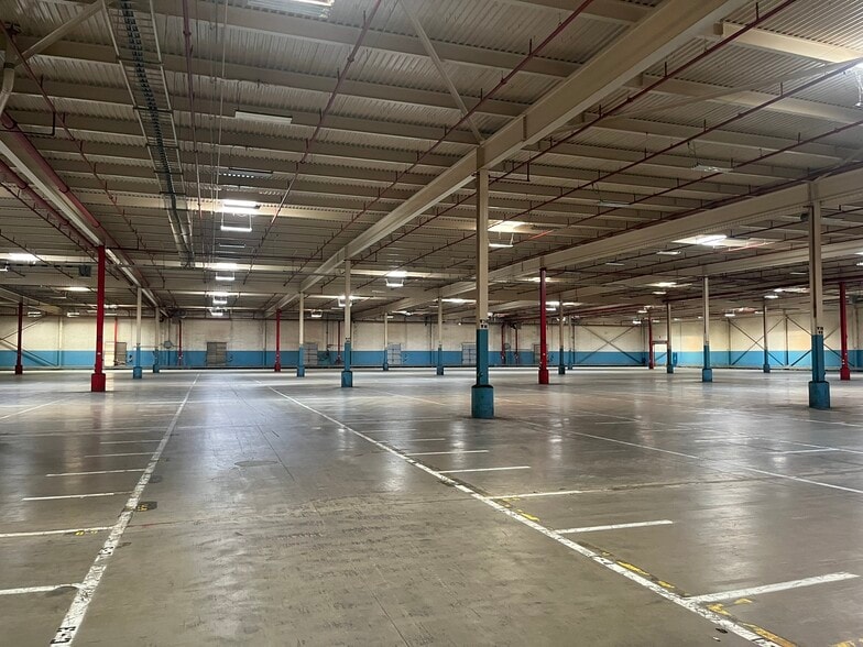 More Photos Of 3300 Sylvester Rd, Albany Warehouse For Lease