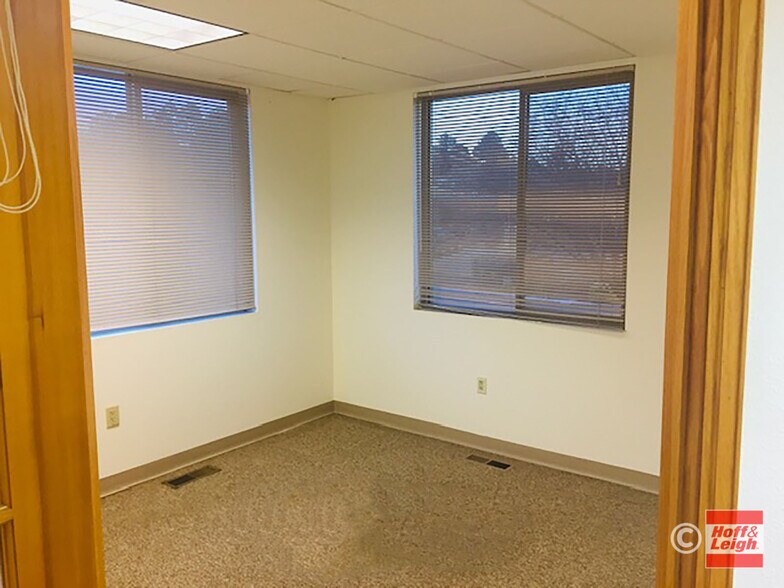 More Photos Of 6645 Delmonico Dr, Colorado Springs Office For Sale