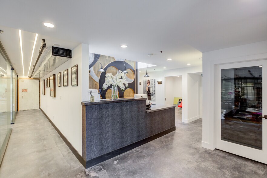 More Photos Of 710 Seward St, Los Angeles Loft Creative Space For Lease