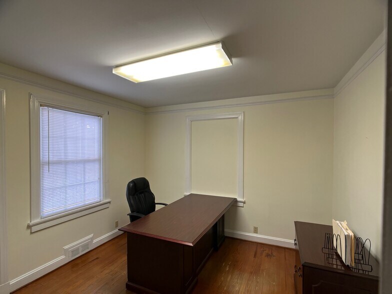 More Photos Of 203 W Nash St, Louisburg Office For Lease