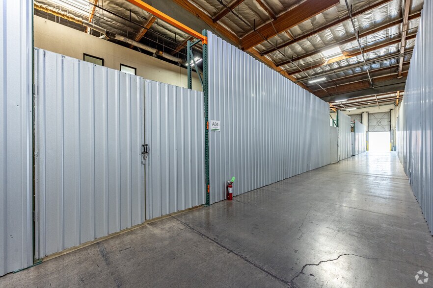 More Photos Of 347 S Stimson Ave, City Of Industry Warehouse For Lease