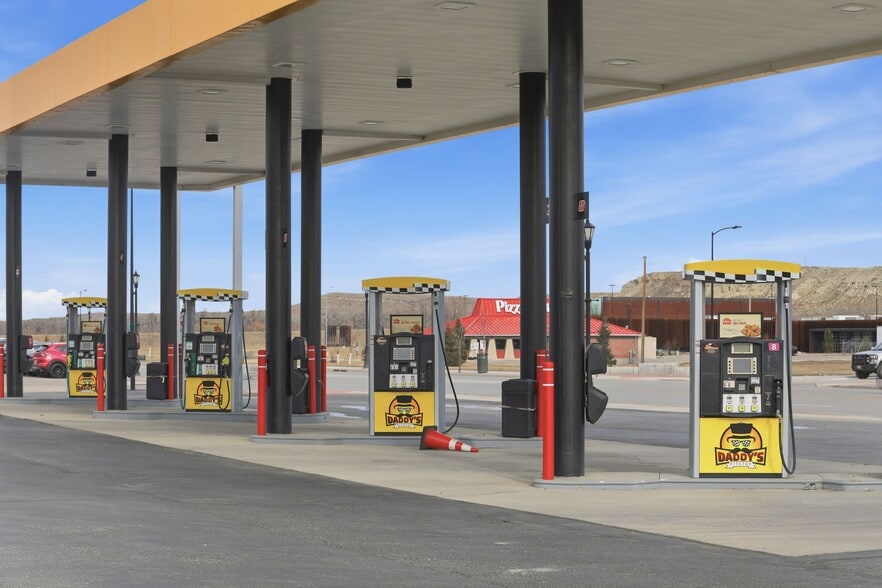 More Photos Of 2490 N Main St, Sheridan Convenience Store For Sale