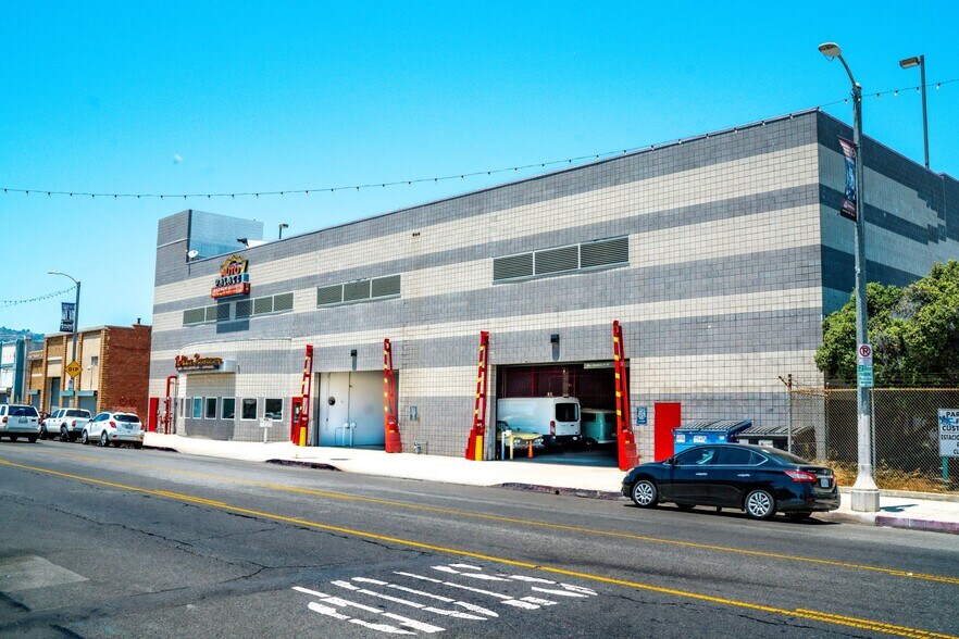 More Photos Of 460 W 5th St, San Pedro Parking Garage For Lease