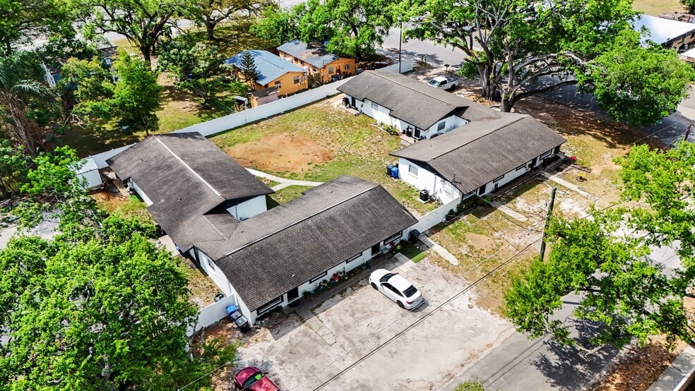 More Photos Of 14207 N 12th St, Tampa Apartments For Sale