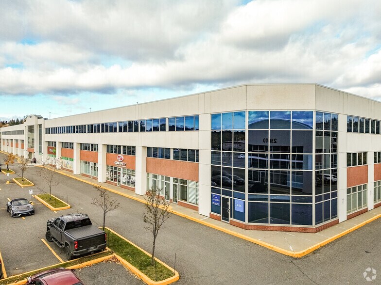 More Photos Of 2800 Av Saint-Jean-Baptiste, Québec Light Distribution For Lease