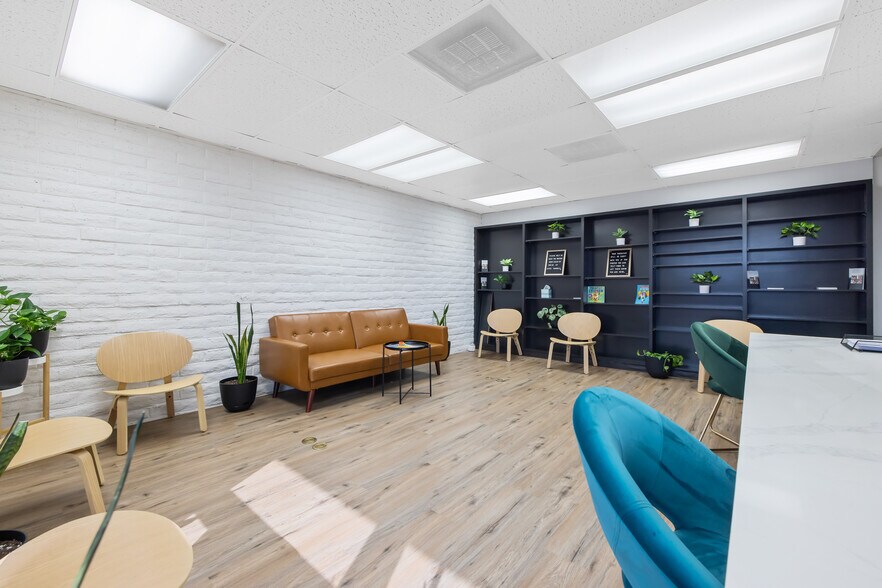 More Photos Of 1620 W Mineral King Ave, Visalia Office For Sale