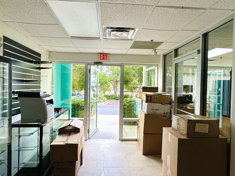 More Photos Of 6753 Kingspointe Pky, Orlando Warehouse For Sale