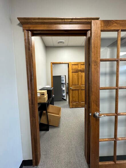 More Photos Of 6693 Transit Rd, Buffalo Freestanding For Lease