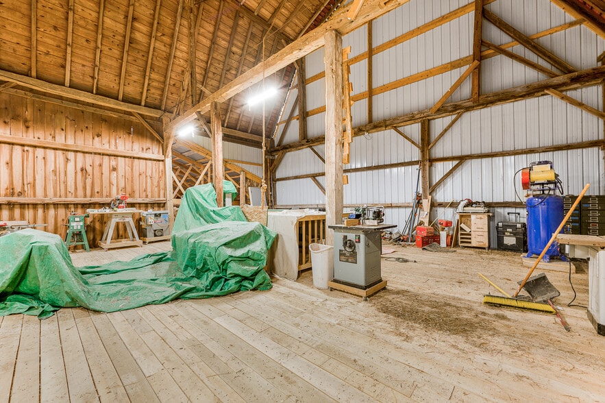 More Photos Of 11406 E 8th St, Reed City Office For Sale