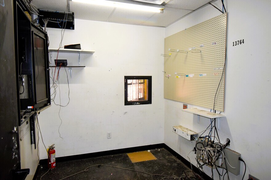 More Photos Of 43423 Monroe St, Indio Freestanding For Sale