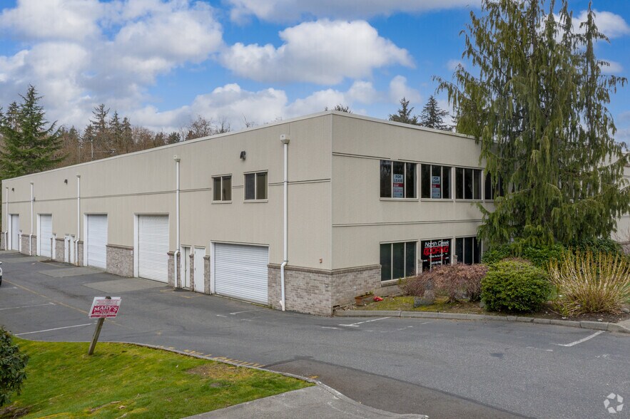 More Photos Of 16000 Mill Creek Blvd, Mill Creek Showroom For Lease