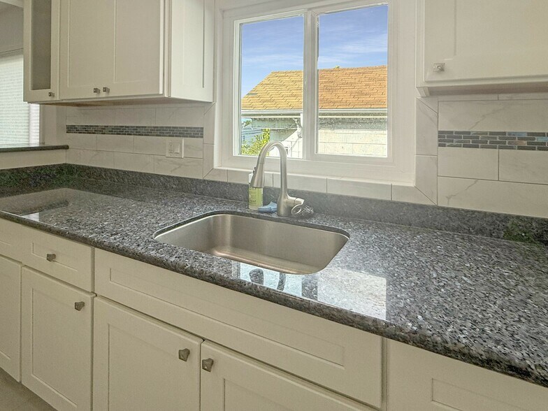 More Photos Of 1919 Curtis St, Berkeley Apartments For Sale