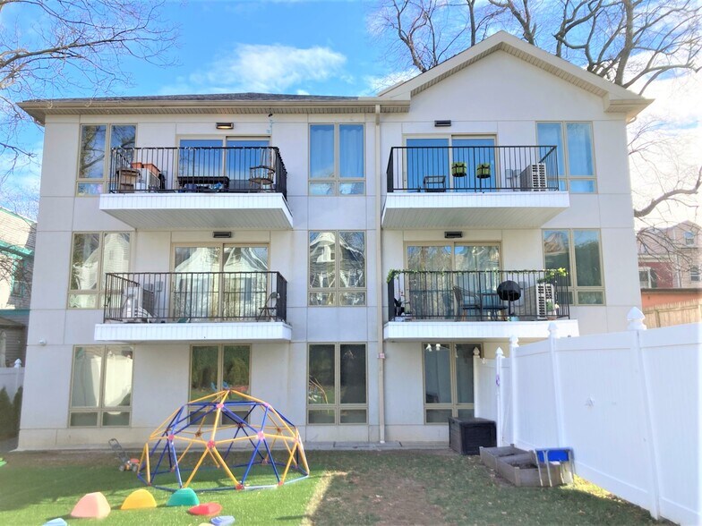 More Photos Of 360 Van Duzer St, Staten Island Apartments For Sale