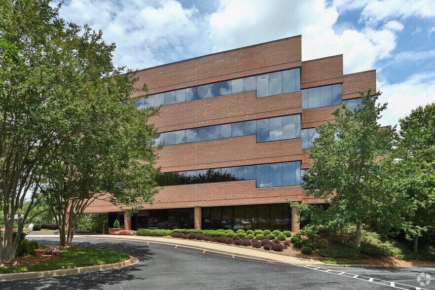 More Photos Of 124 Verdae Blvd, Greenville Office For Lease