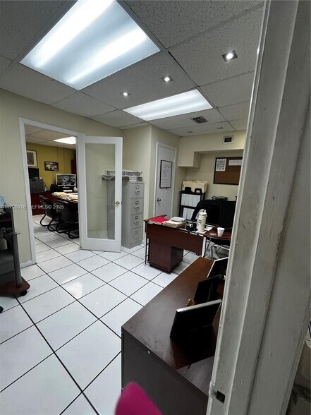 More Photos Of 3100 Milam Dairy Rd, Miami Industrial For Lease