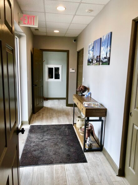 More Photos Of 825 E North St, Elburn Warehouse For Lease