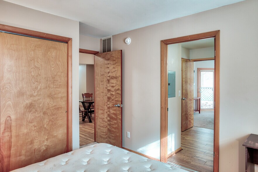 More Photos Of 1533 Arbors Ln, Bloomington Apartments For Sale