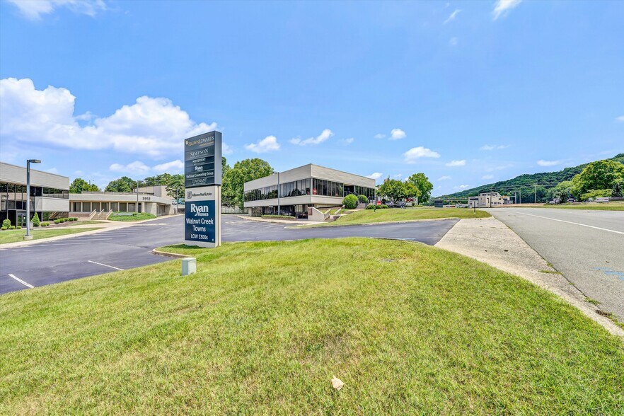 More Photos Of 3922 Electric Rd, Roanoke Office For Lease