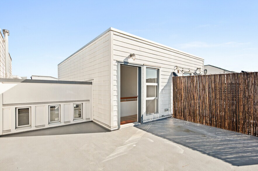 More Photos Of 615 Hampton Dr, Venice Apartments For Sale