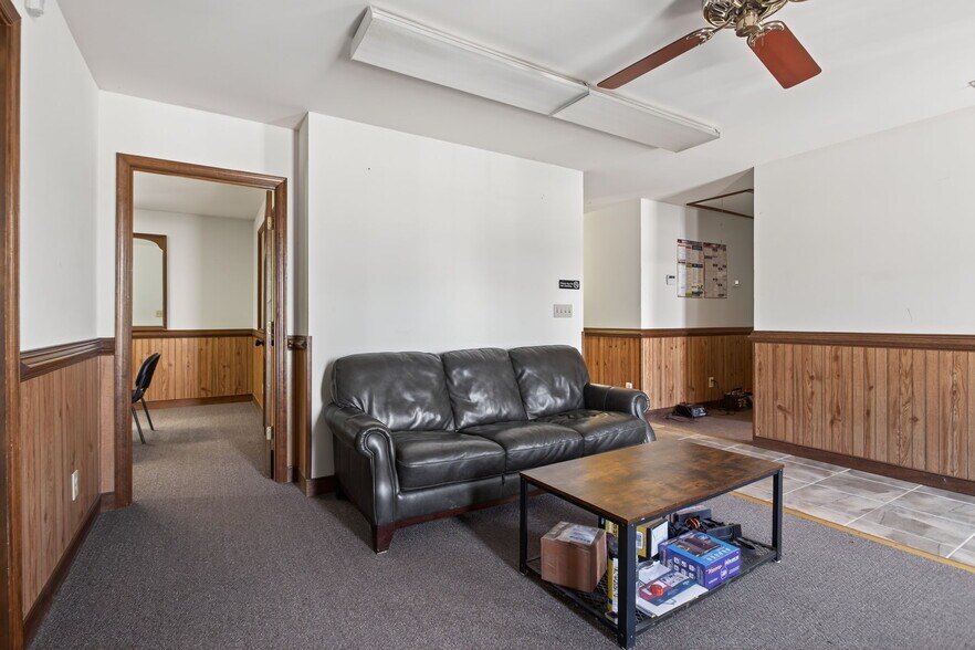 More Photos Of 102 Industrial Blvd, Toano Office For Sale