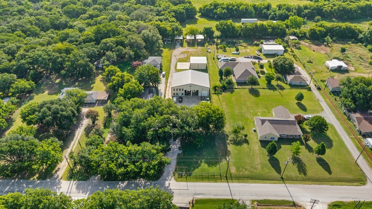 More Photos Of 4925 Ben Day Murrin Rd, Fort Worth Industrial For Sale