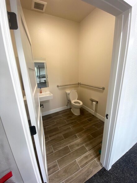 More Photos Of 3803 Niagara St, Denver Freestanding For Lease