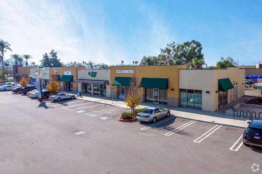 More Photos Of 1310-1328 E Valley Pky, Escondido Freestanding For Lease