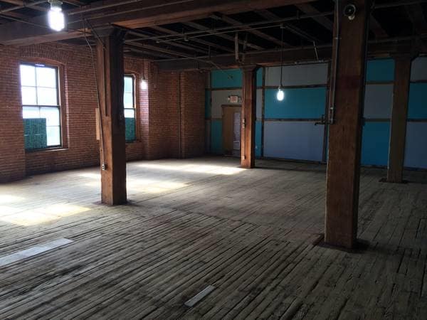 More Photos Of 1409-1411 W 11th St, Kansas City Industrial For Sale