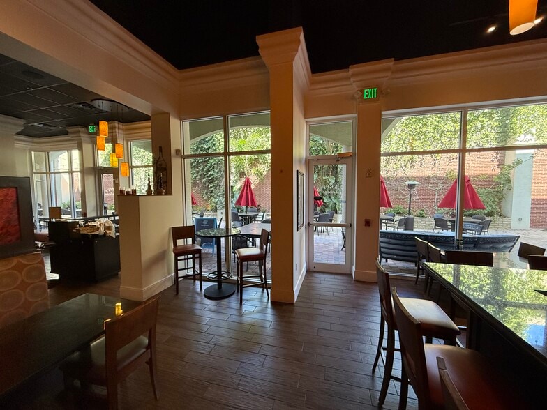 More Photos Of 128 S Beach St, Daytona Beach Apartments For Lease