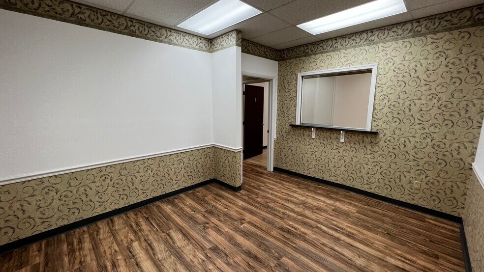 More Photos Of 25 S Broad St, Nazareth Medical For Lease