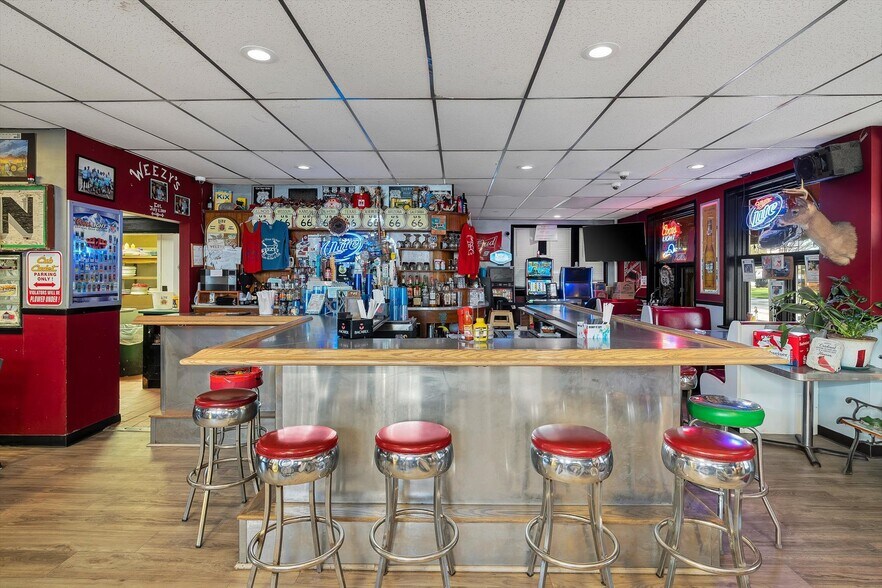 More Photos Of 108 S Old US Route 66, Hamel Restaurant For Sale