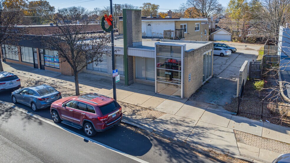 Primary Photo Of 10142 S Western Ave, Chicago Medical For Sale
