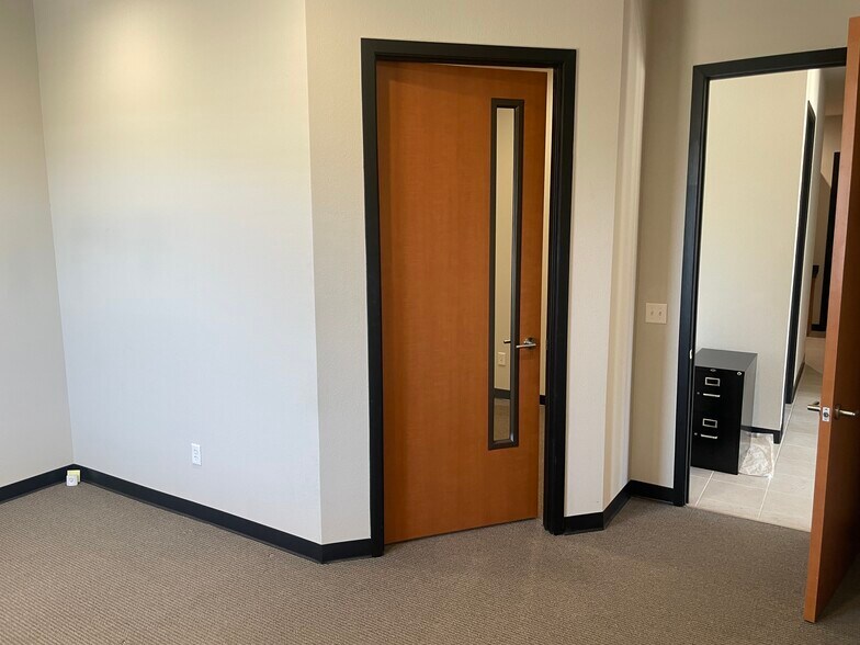 More Photos Of 1707 E Beltline Rd, Coppell Medical For Sale