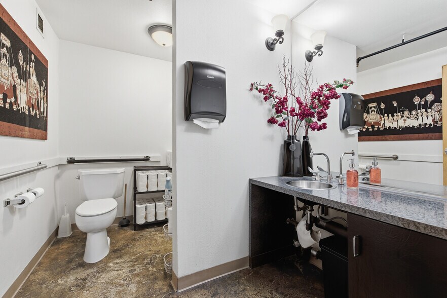 More Photos Of 1314 NW Irving St, Portland Apartments For Sale
